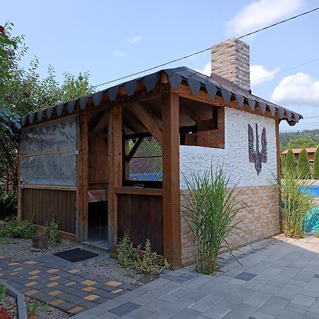Садиба Янчар Номер Студiо З Басейном Mykulyčyn Exteriér fotografie